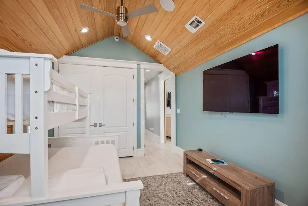 Holiday home Serenity By The Sea 3 Bedroom 3.5 Ba Destin