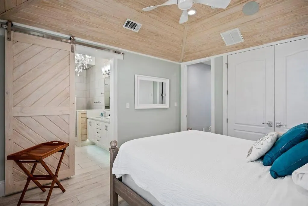 Holiday home Serenity By The Sea 3 Bedroom 3.5 Ba Destin